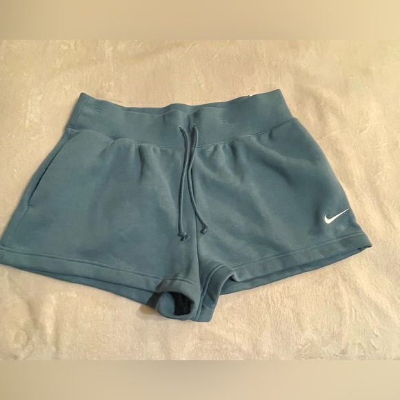 NWT Nike Sweat Shorts. Size XL. Teal. Drawstring and side pockets. High Rise. - Picture 1 of 9